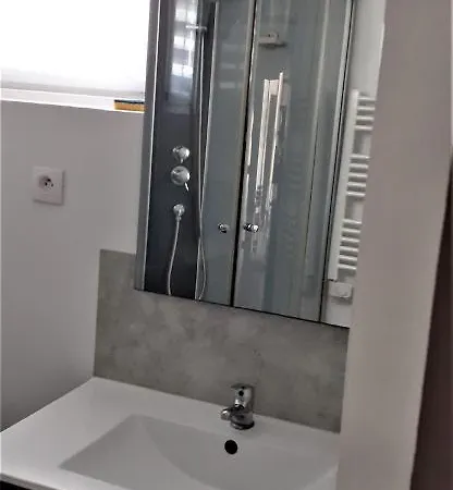 Avec Jardin Et Parking Prives *